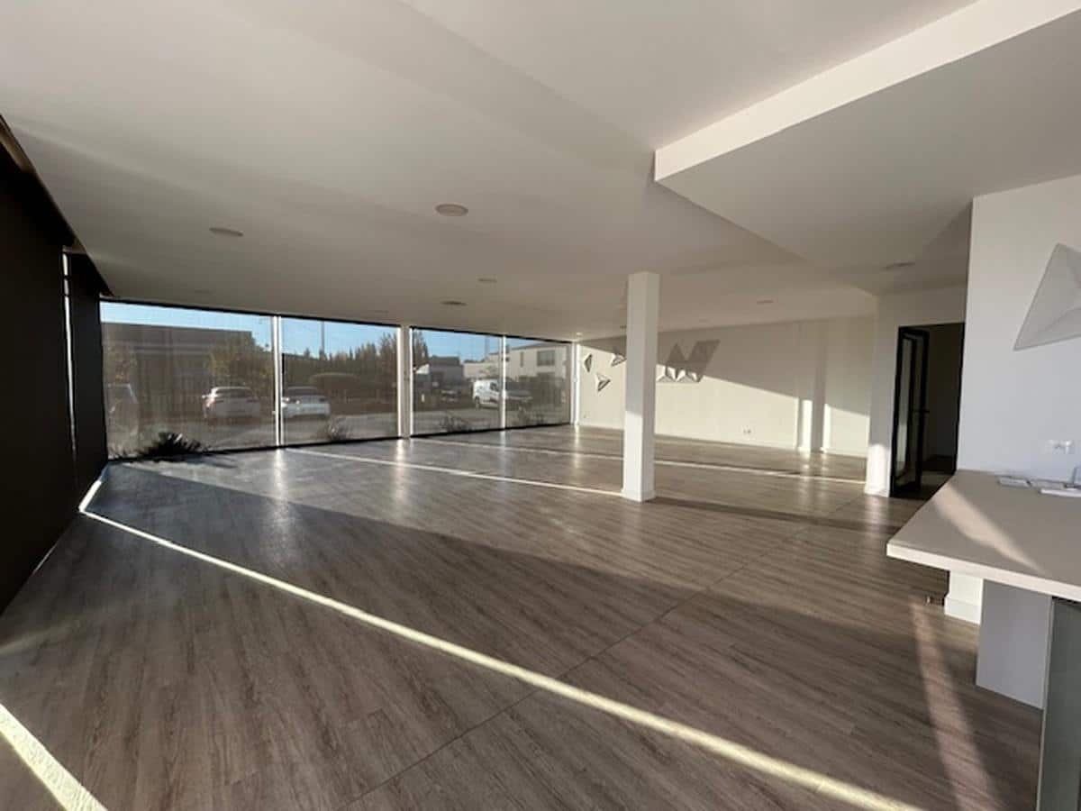 PELISSANNE – BUREAUX 120 M2 A LOUER