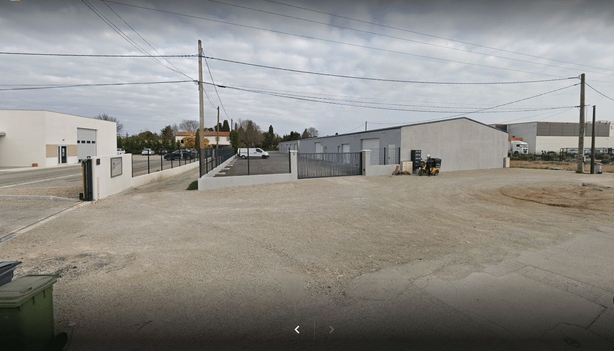 94m2 business premises Salon de Provence