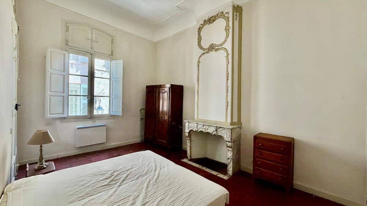 Large 2-room apartment in Aix city centre