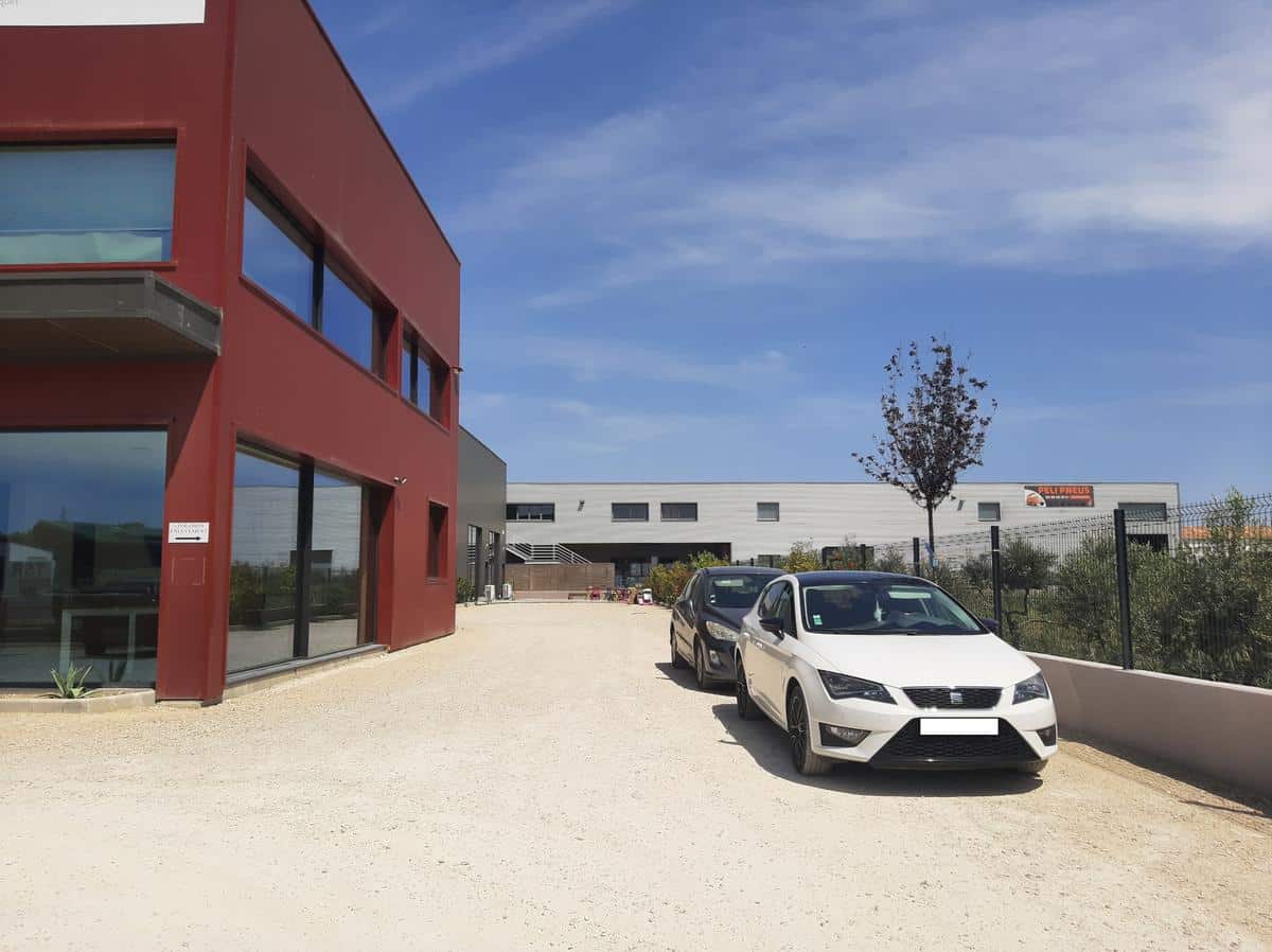 PELISSANNE – ENTREPOT DE 245 M2 A LOUER