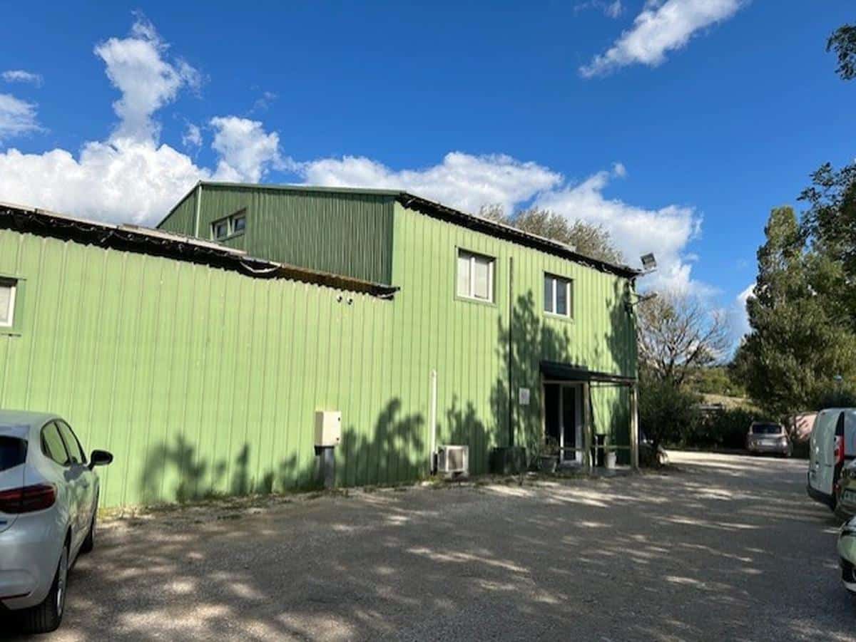 SALON DE PROVENCE – For rent offices of 200m2