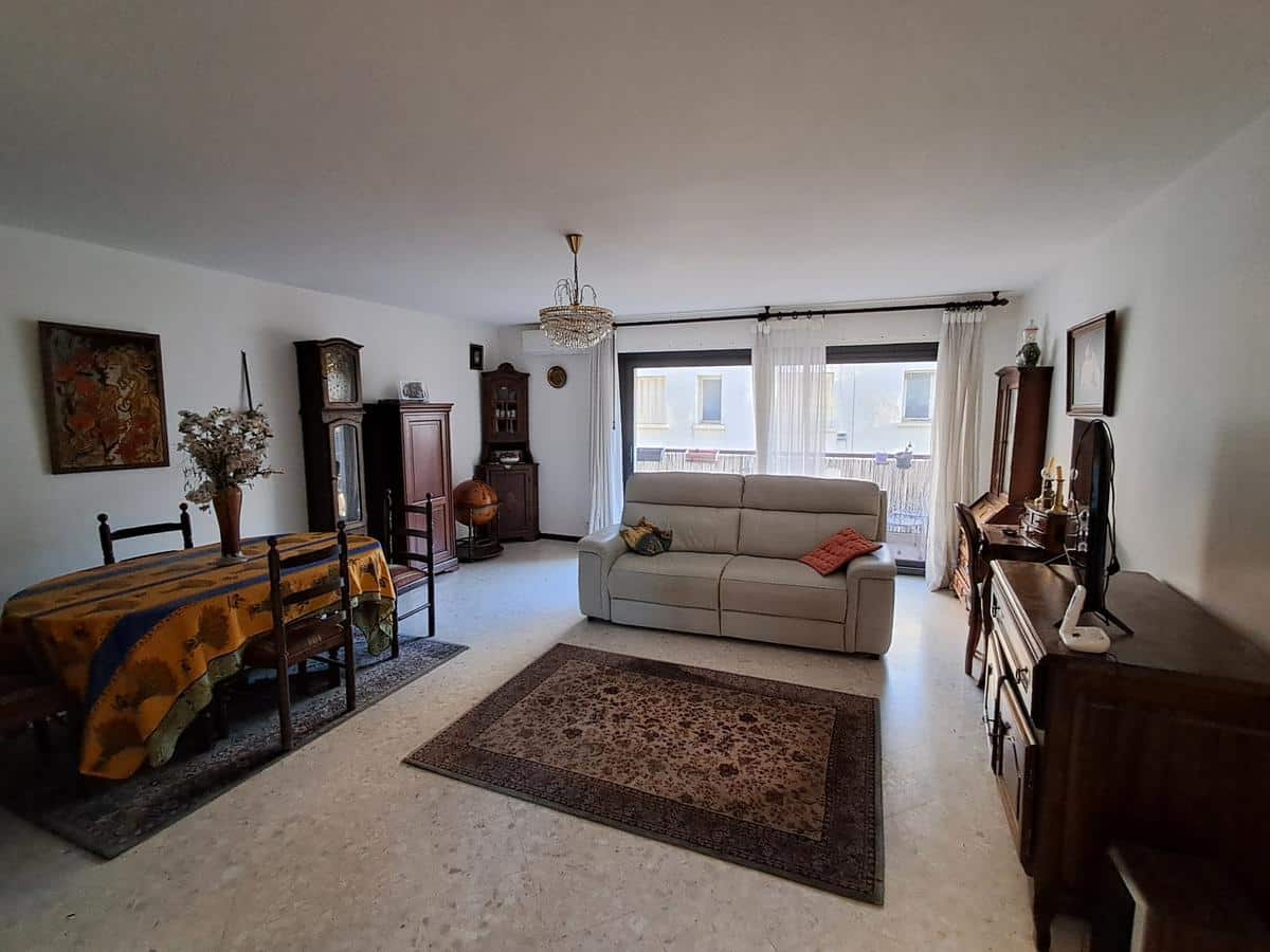 SPACIOUS AND BRIGHT T5 JEAN JAURES AREA – CADEREAU