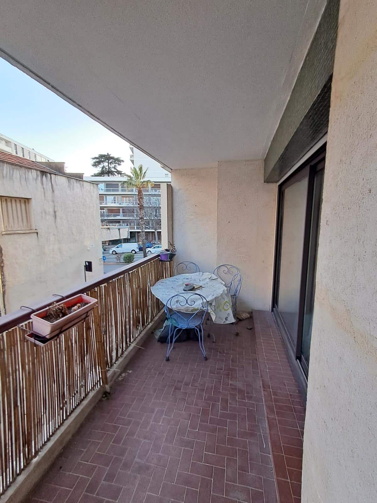SPACIOUS AND BRIGHT T5 JEAN JAURES AREA – CADEREAU