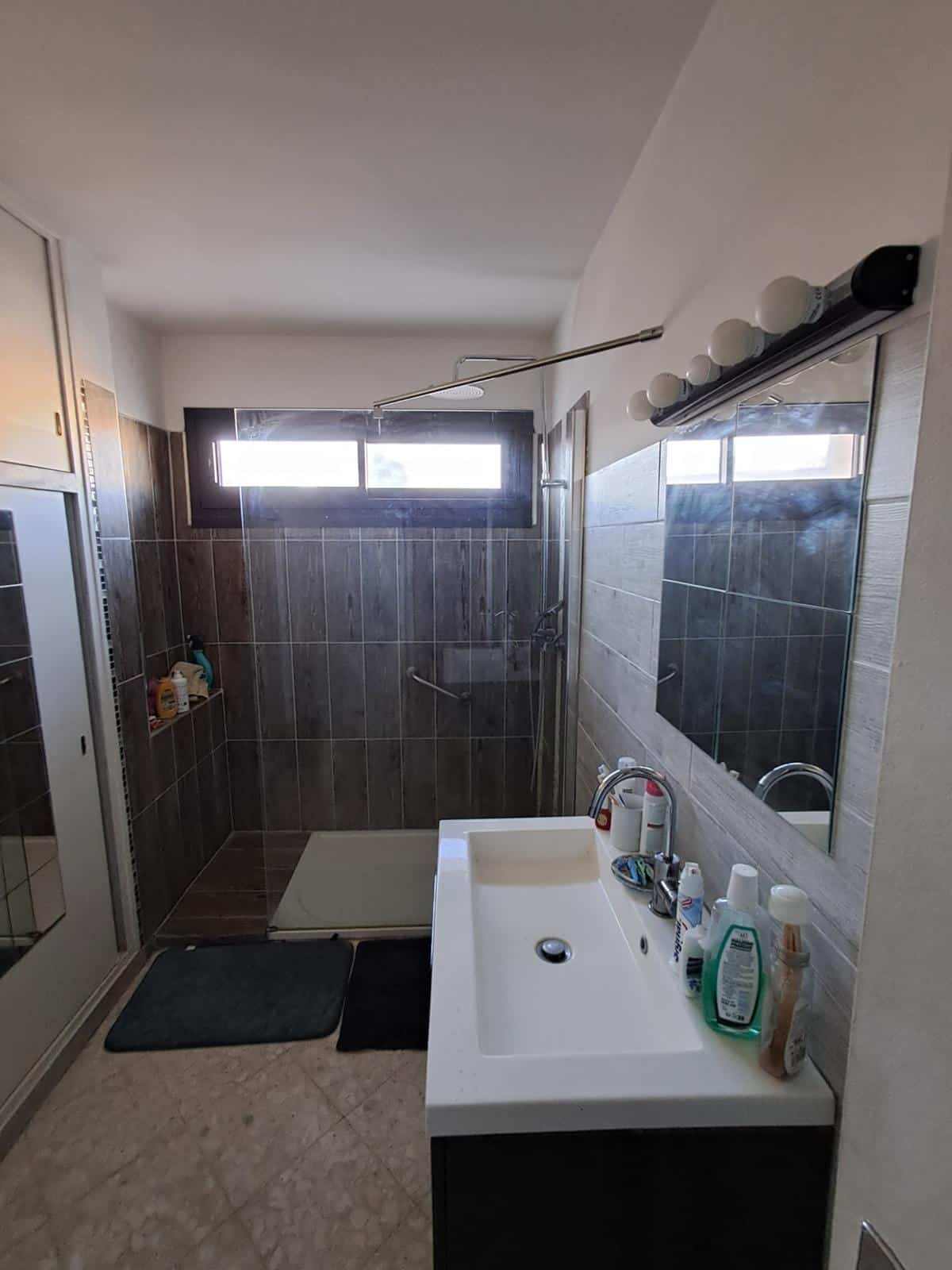 SPACIOUS AND BRIGHT T5 JEAN JAURES AREA – CADEREAU