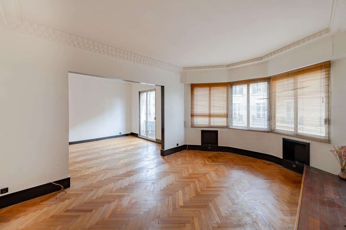 MARSEILLE 8TH ART DECO BUILDING MONTICELLI AREA PROVENCE