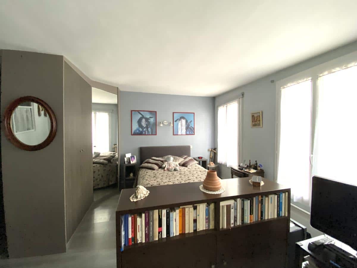 3rd year Arts and Crafts/Rue des Gravilliers: Large studio on