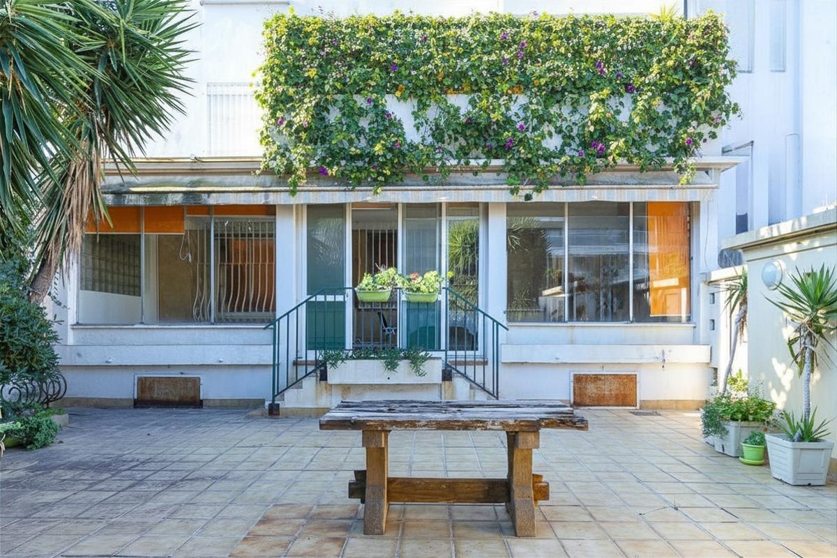 EXCLUSIVE MARSEILLE 13008 LA PLAGE NEIGHBORHOOD VI...