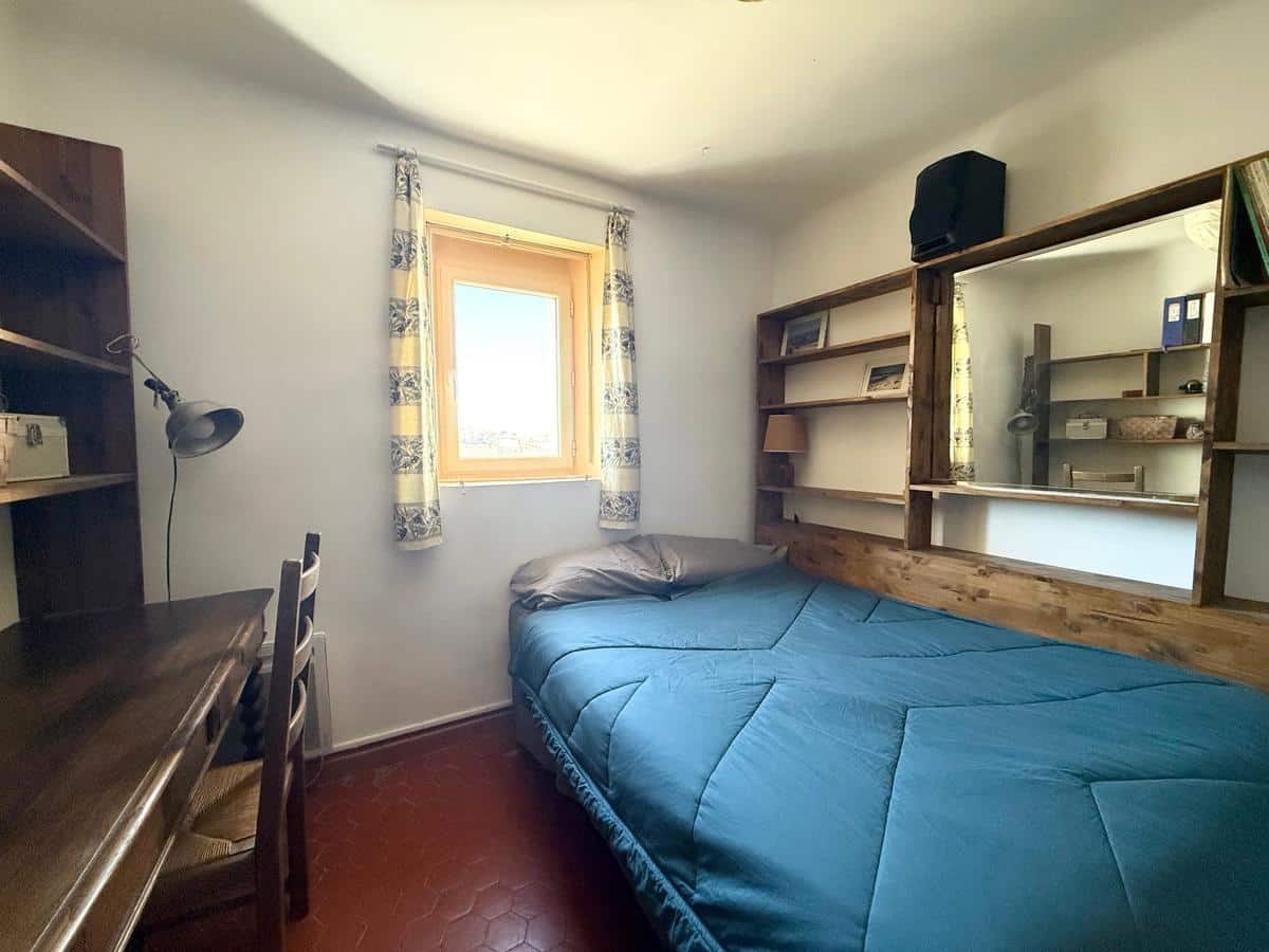 Type 4 de 78,90 m2 avec balcon Marseille 6ème