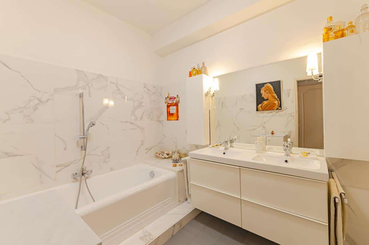 MARSEILLE 8TH T3 TERRACE CARRE D’OR ST GINIEZ 388,500 EURO