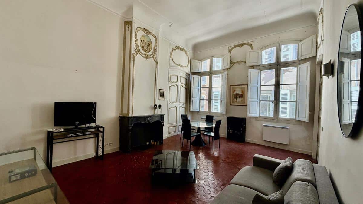 Grand appartement T2 centre ville Aix