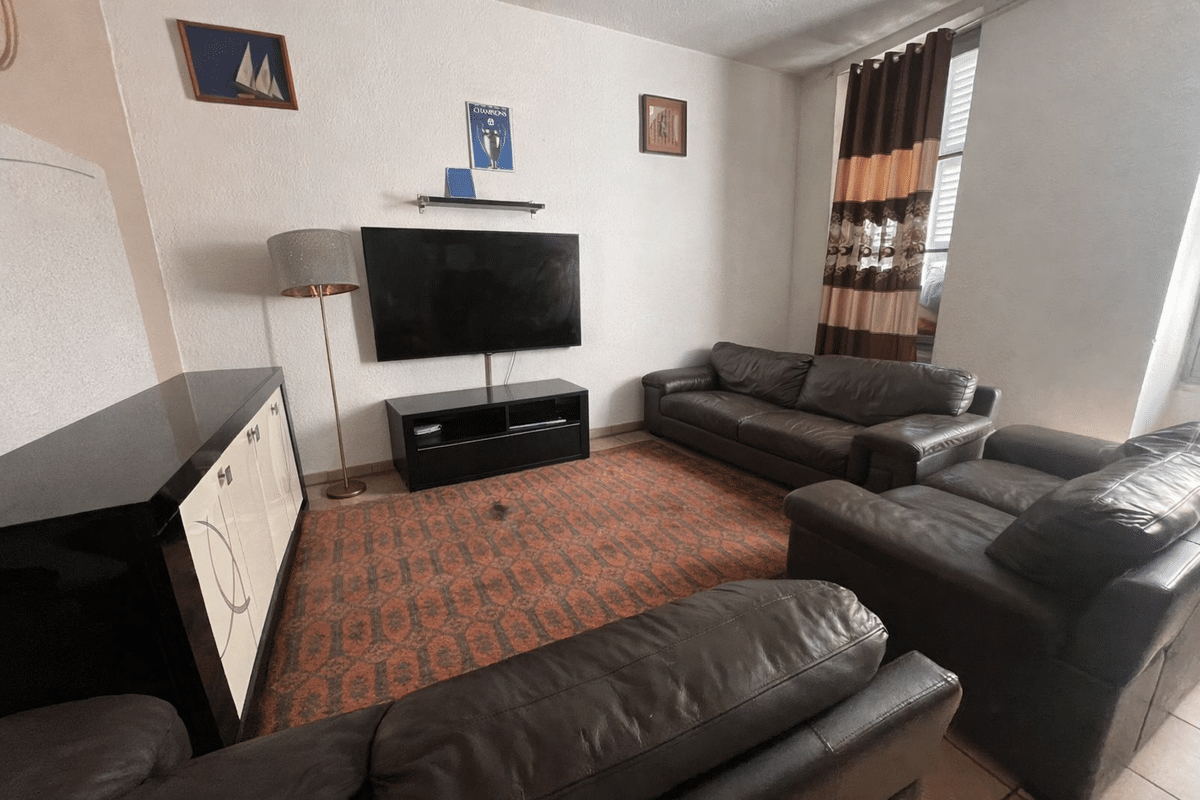 GRAND TYPE 2 – RUE SAINT THEODORE 13001 MARSEILLE