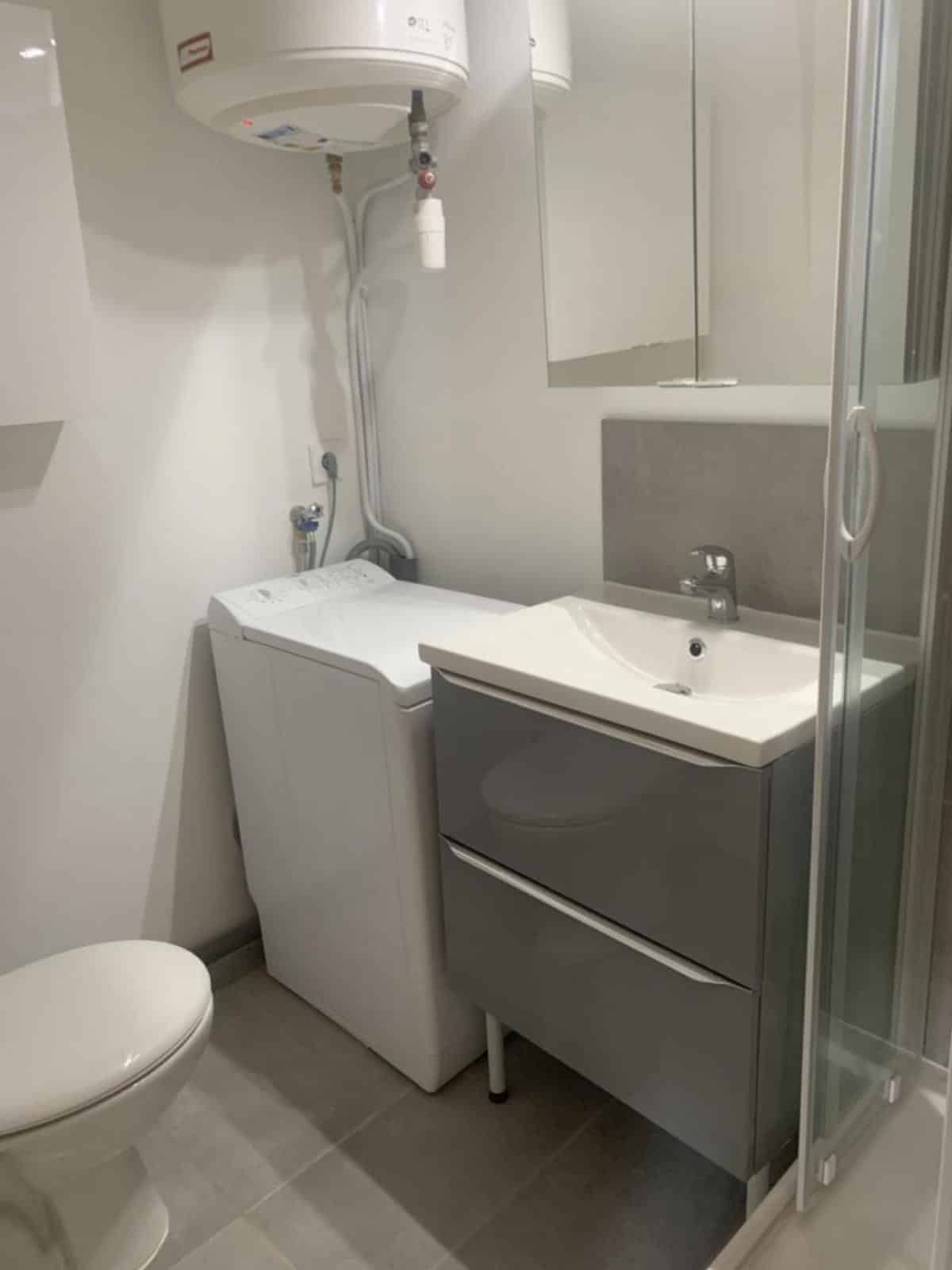 STUDIO MEUBLE DE 20 M2