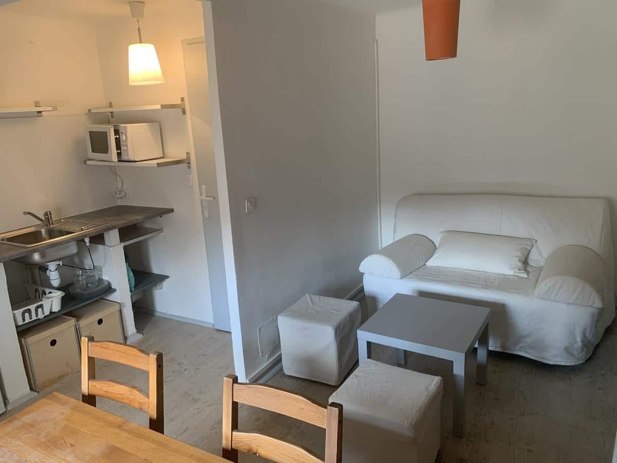 FURNISHED STUDIO OF 20 M2