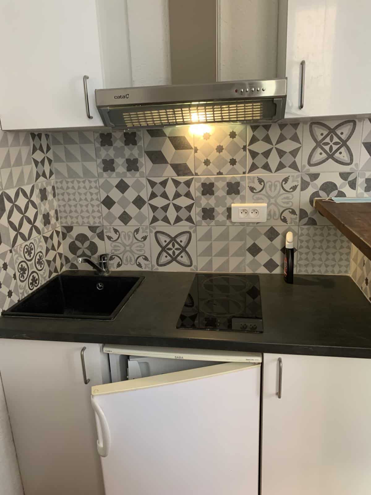 Furnished 1/2-bedroom apartment on Rue Venel