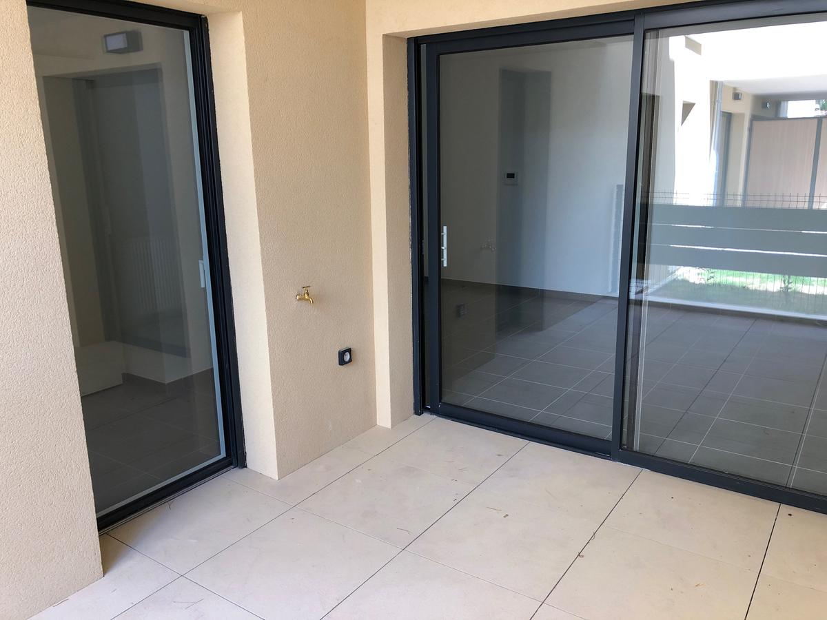 Studio récent avec balcon et parking – 305 rue Jean DAUSSET