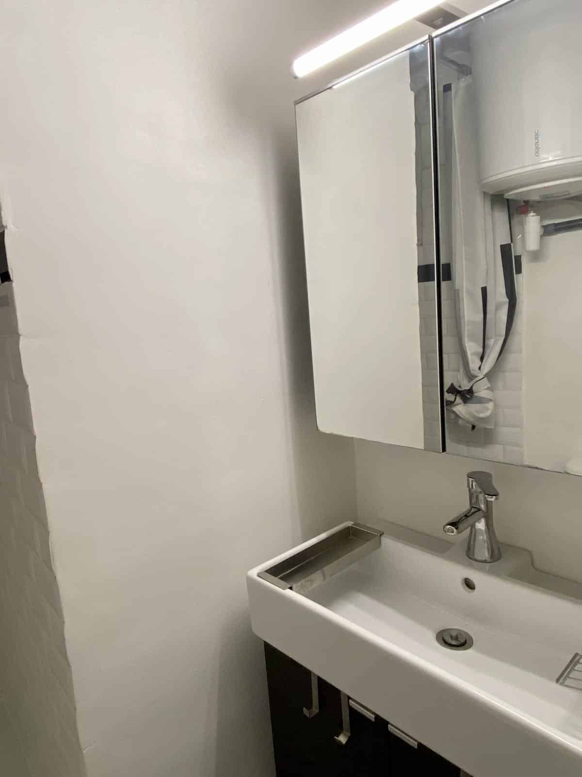 Furnished studio in a quiet location on Rue de l'Ecole