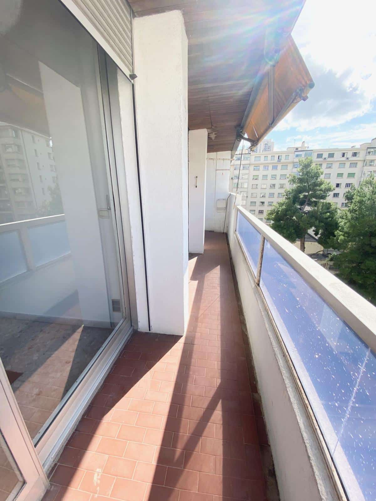 Type 3/4 of 106m2 with terrace and balcony Marseille 13008