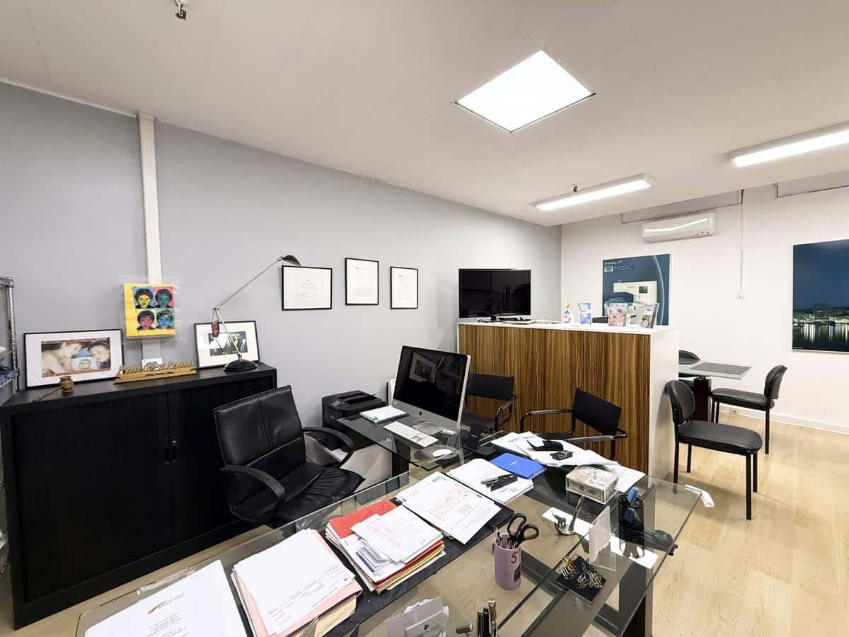 Local of 46 m2 Mermoz Marseille 8th