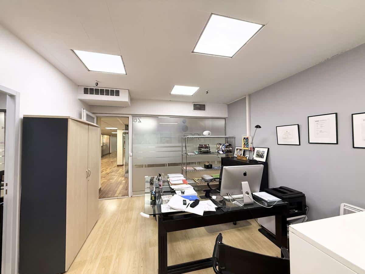 Local of 46 m2 Mermoz Marseille 8th