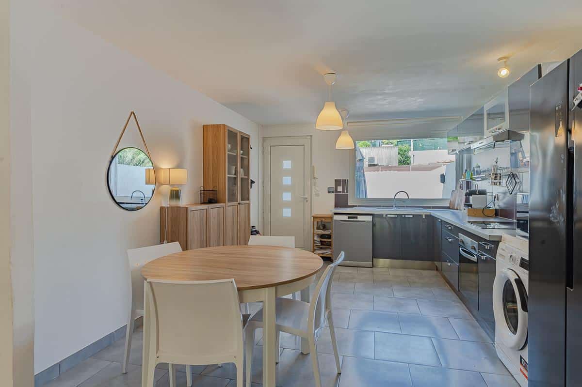 Maison de 105 m2 habitables + terrasse de 14 m2 13011 Marsei