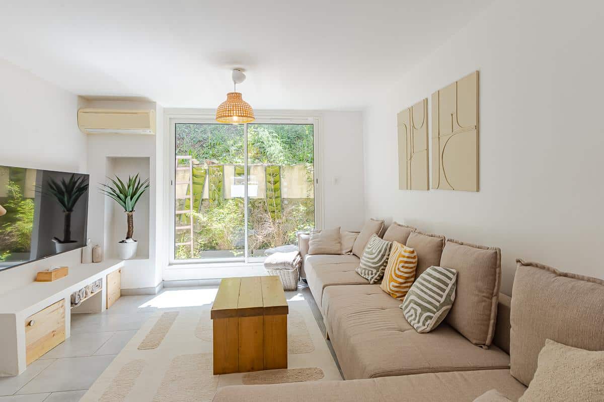 House of 105 m2 of living space + terrace of 14 m2 13011 Marsei