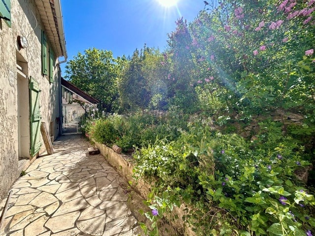Village House -184 m2