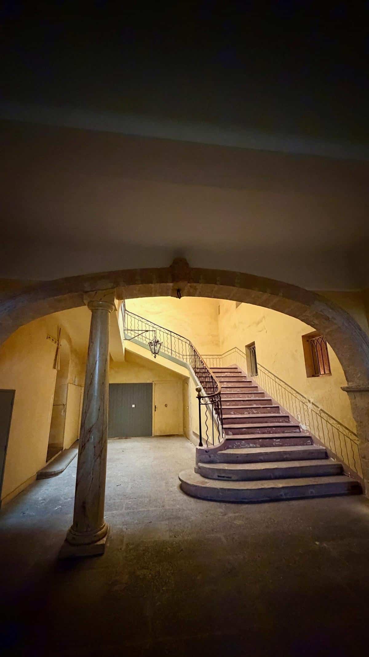 Large 2-room apartment in Aix city centre