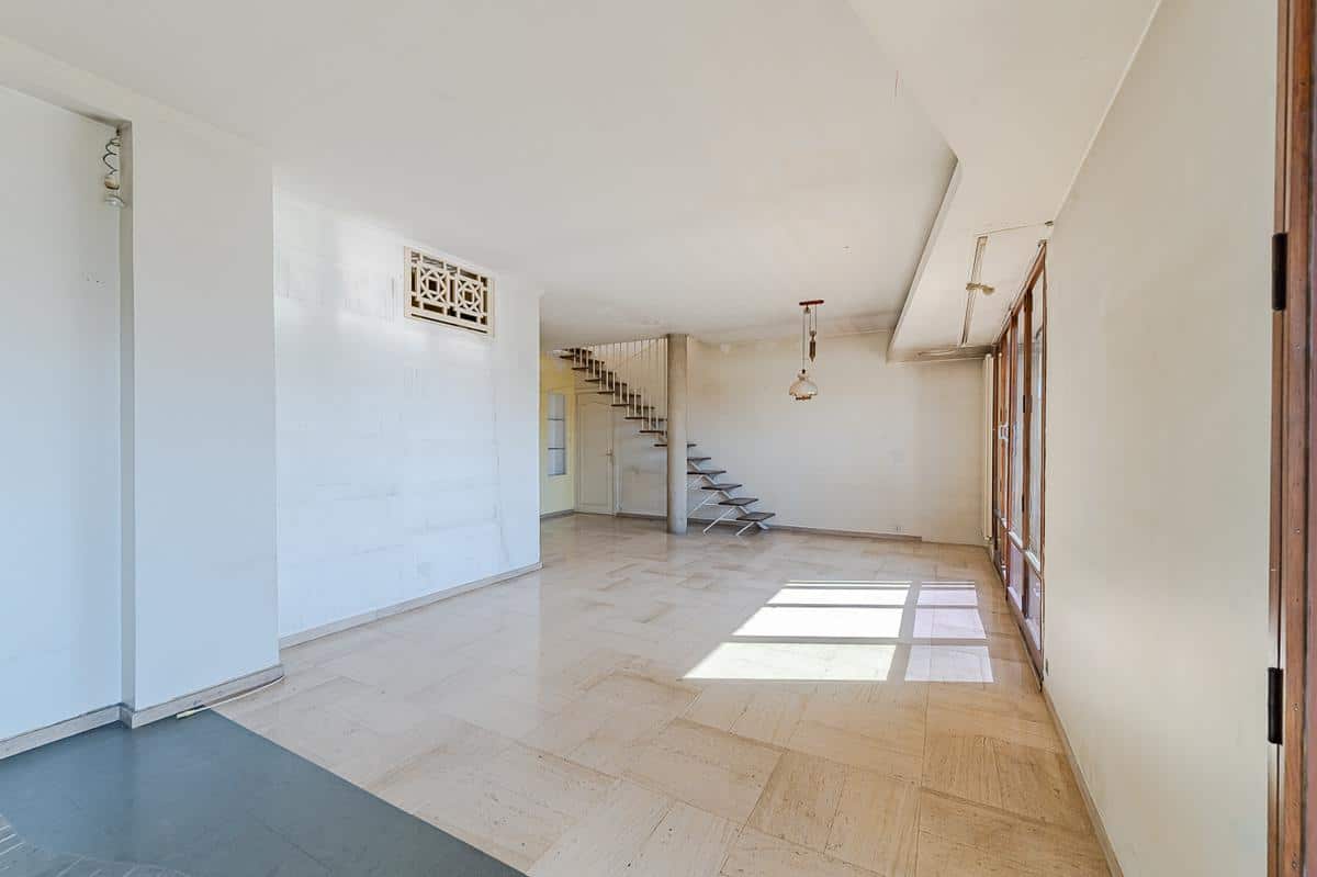 T4/5 DUPLEX AVEC BALCON ET ROOFTOP – ROND POINT DU PRADO – 1