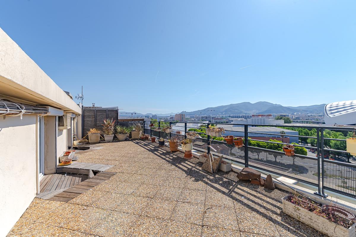 T4/5 DUPLEX WITH BALCONY AND ROOFTOP – ROND POINT DU PRADO – 1