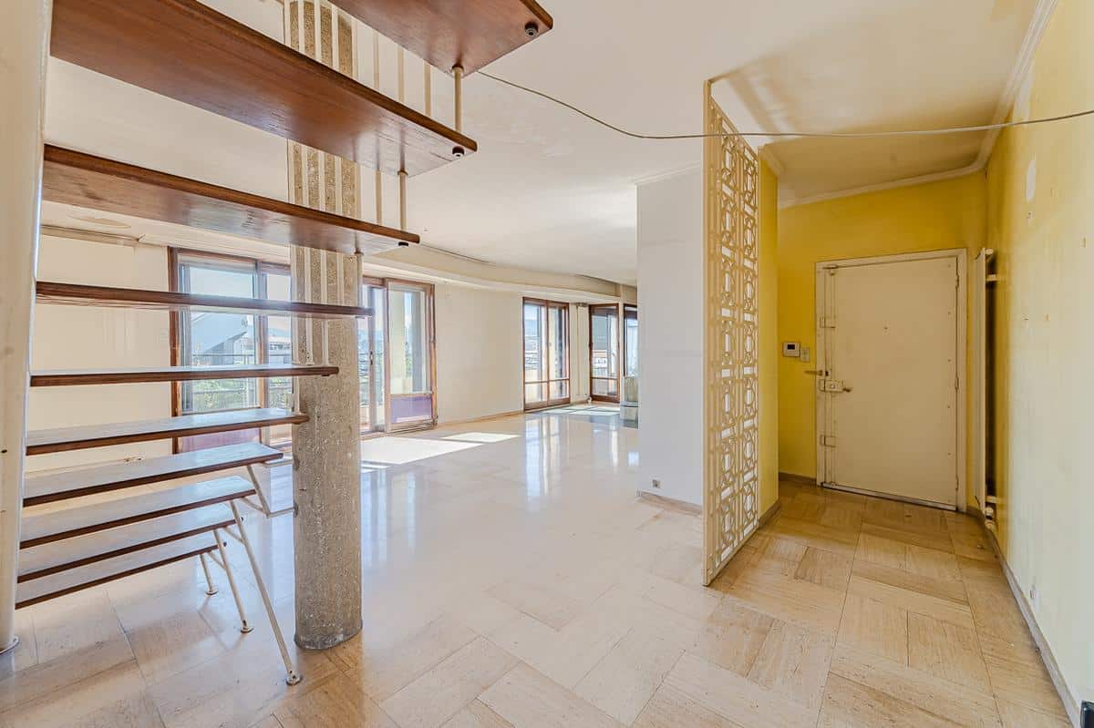 T4/5 DUPLEX WITH BALCONY AND ROOFTOP – ROND POINT DU PRADO – 1