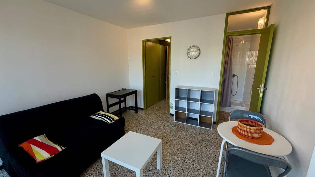 Studio Apartment in the Sextius Residence – Near the bus station