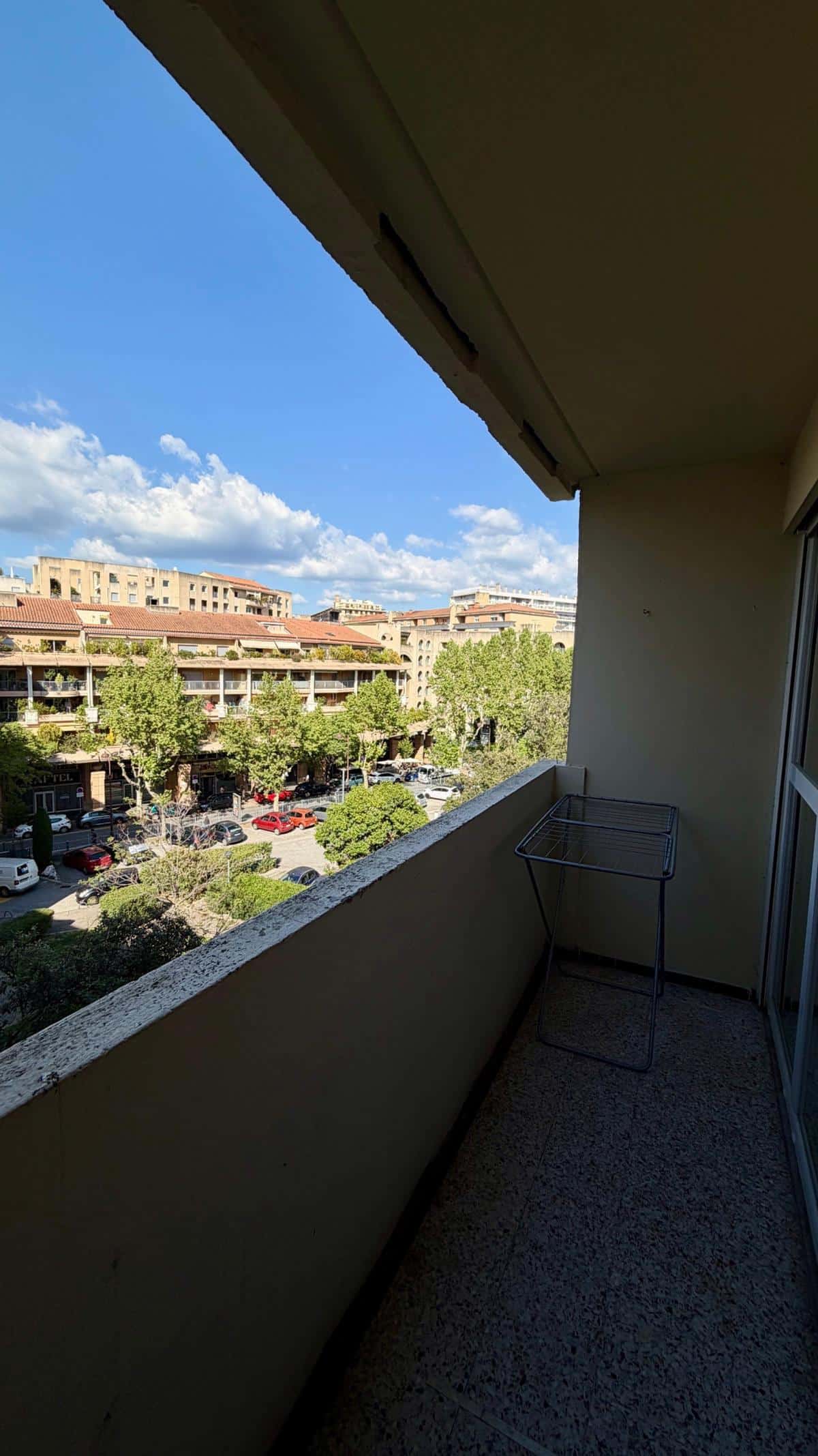 Studio Apartment in the Sextius Residence – Near the bus station