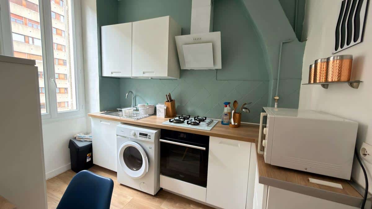 TYPE 2 MEUBLE – PROXIMITE METRO CASTELANNE