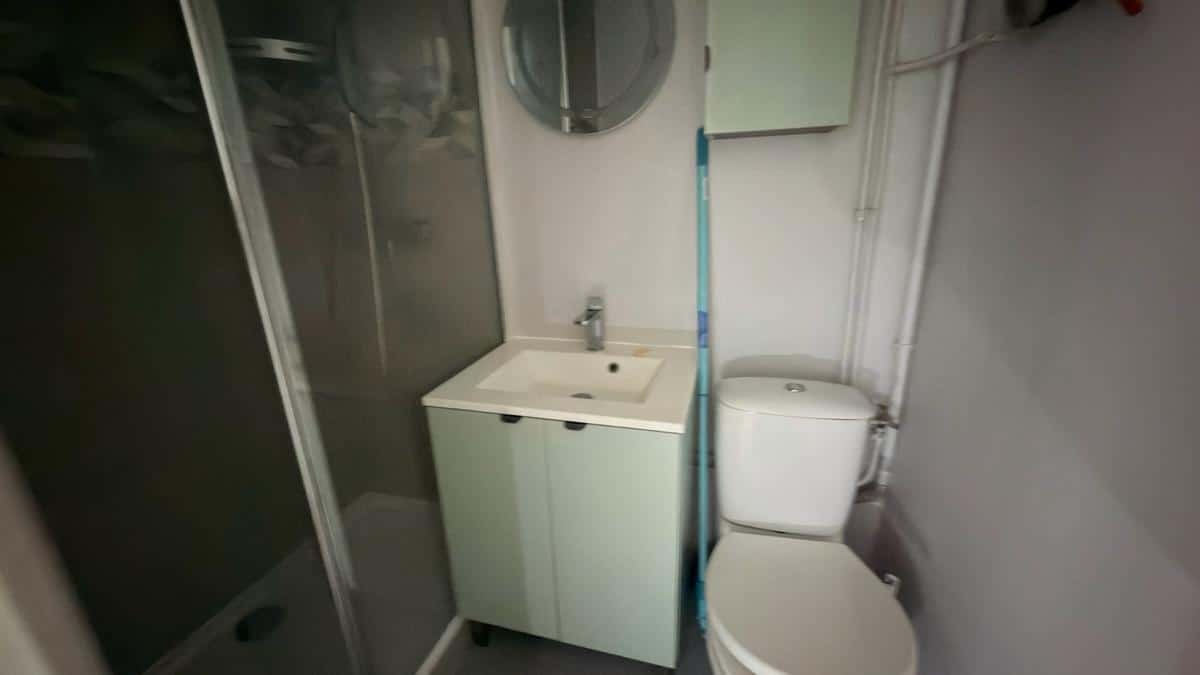 TYPE 2 FURNITURE – NEAR METRO CASTELLANE