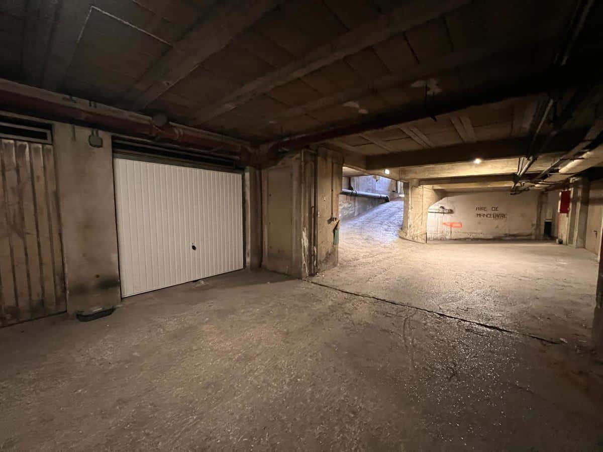 Parking/box