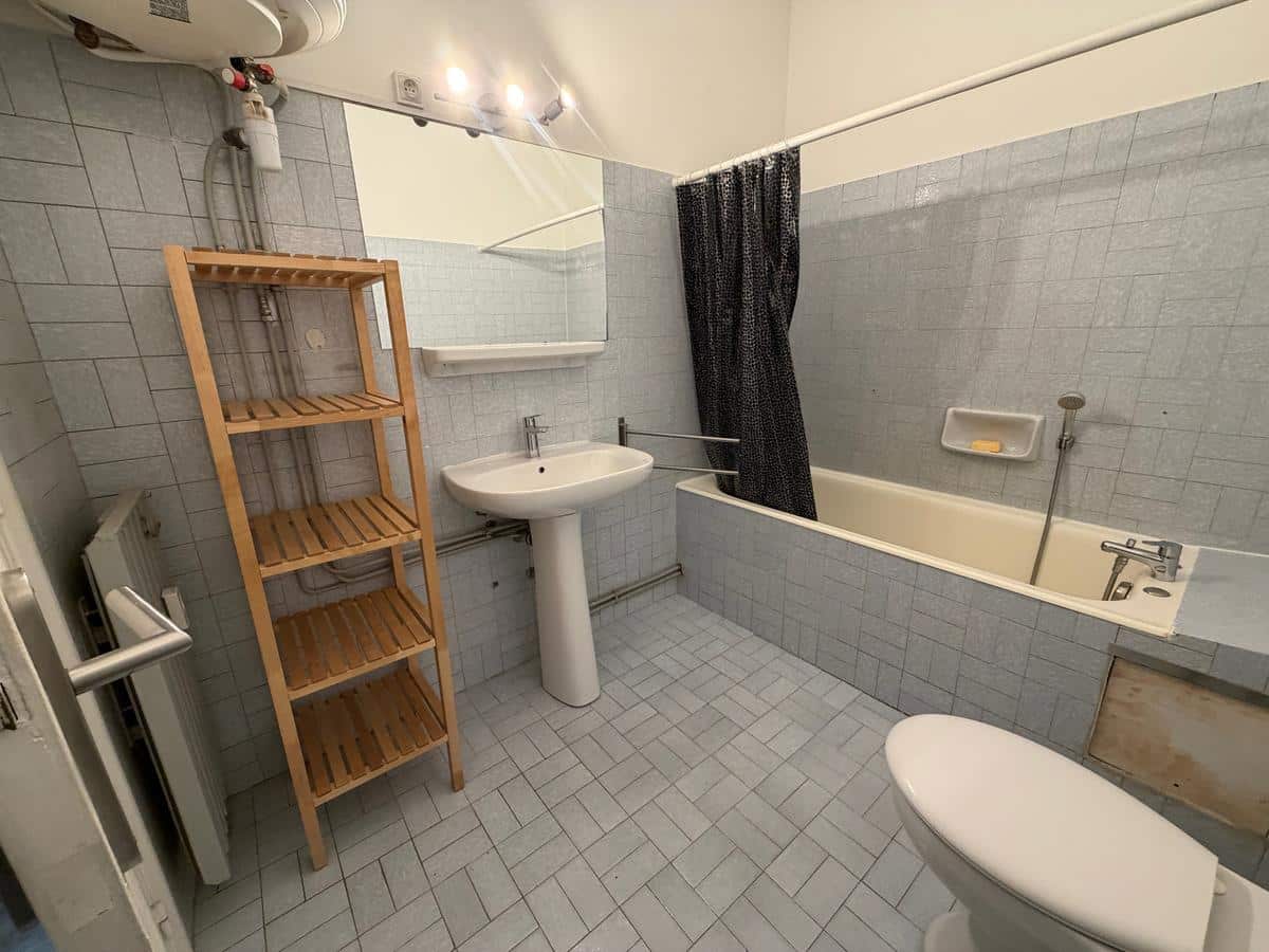 En location à Marseille 6 : appartement avec AGENCE ETOILE M