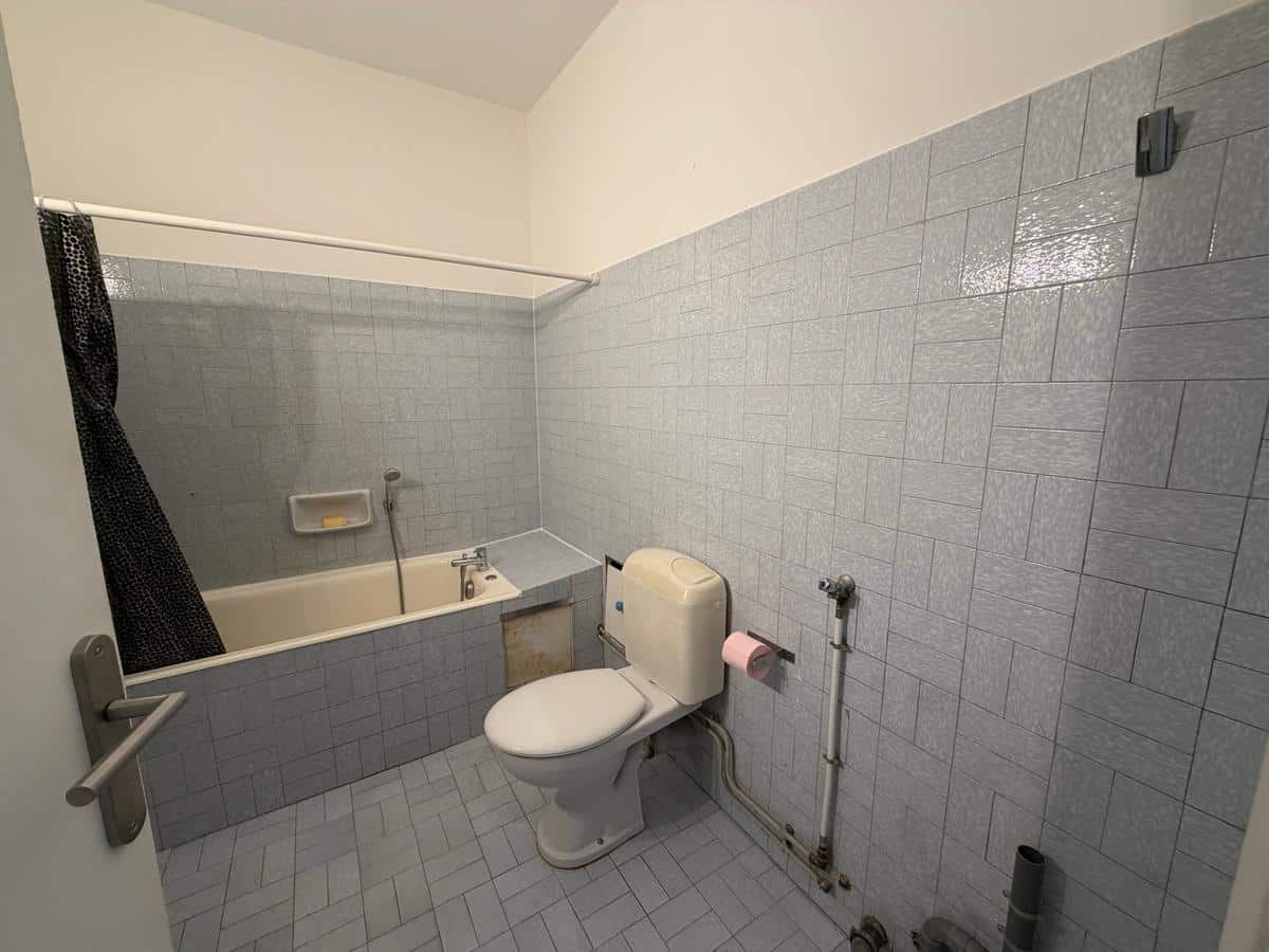 For rent in Marseille 6: apartment with AGENCE ETOILE M