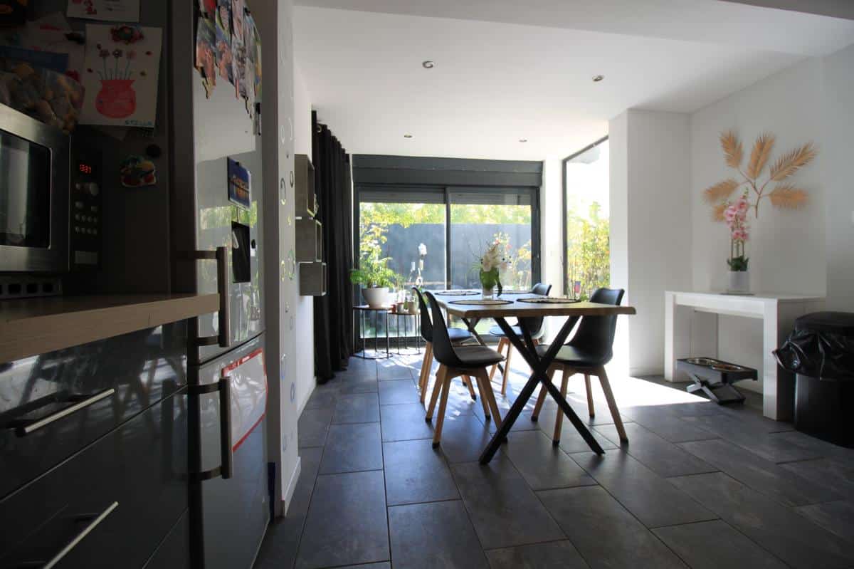 Bottom of Villa on the ground floor with private garden