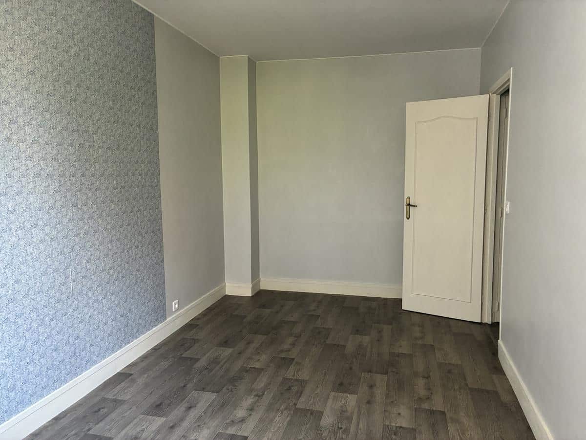 15th district LOURMEL / RUE LECOURBE: 2/3 room apartment for rent