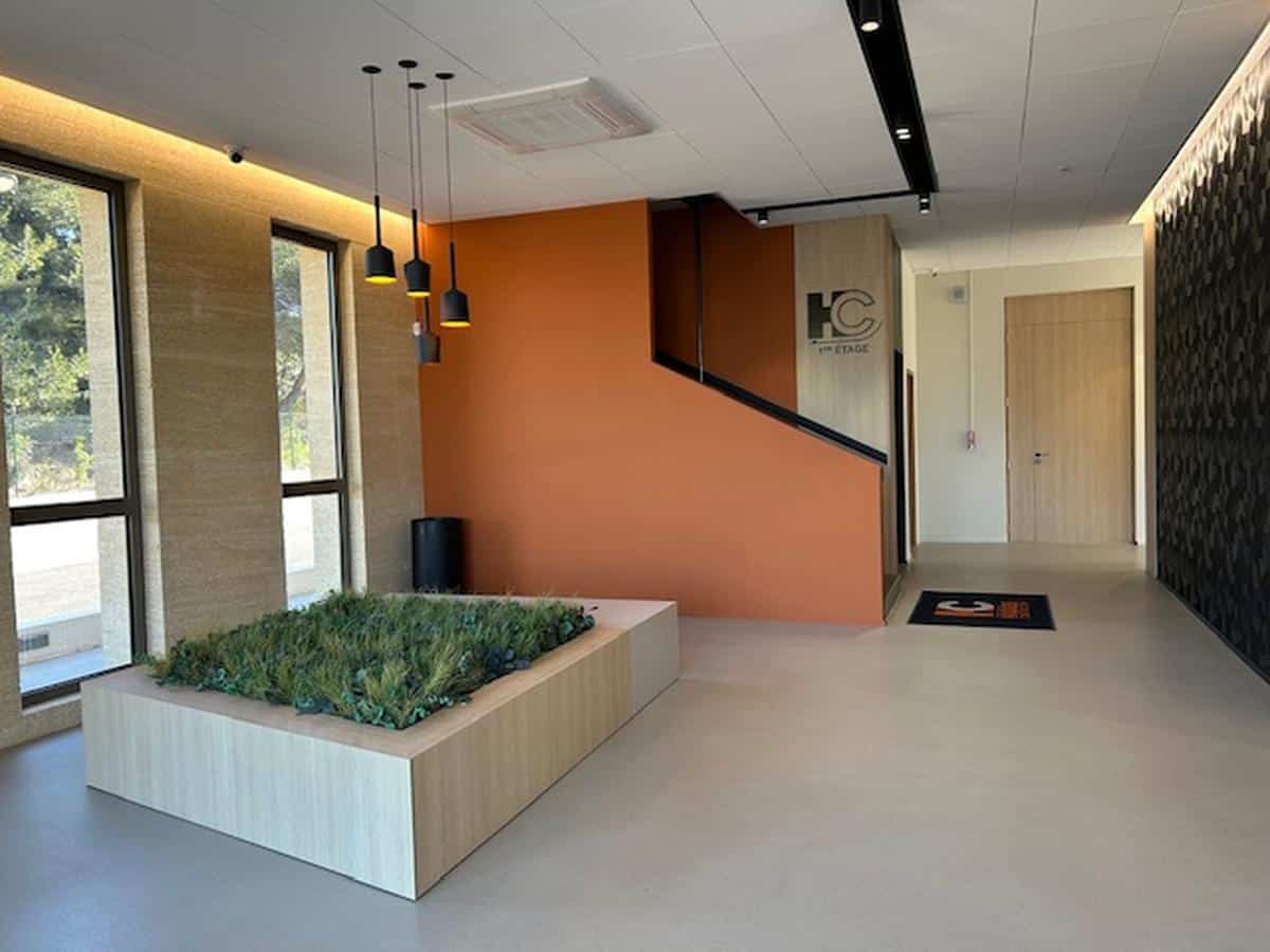 NEW OFFICES OF 196M2 FOR RENT LANCON-PROVENCE