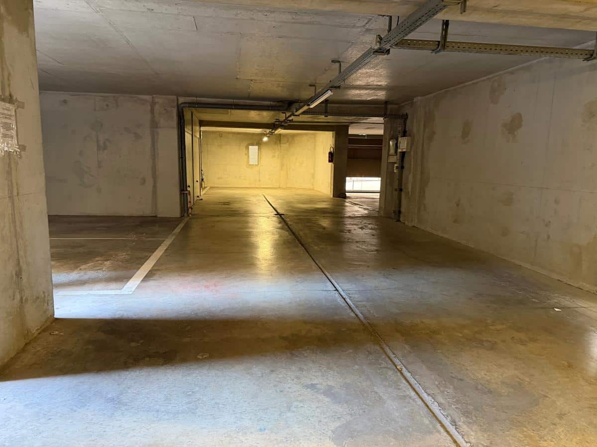 PARKING PROXIMITE LODI