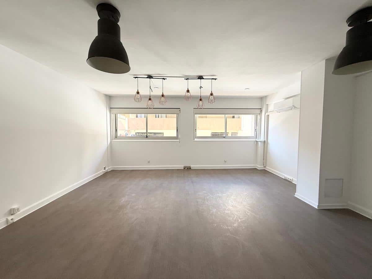 Commercial premises 63 m2 Marseille 8th