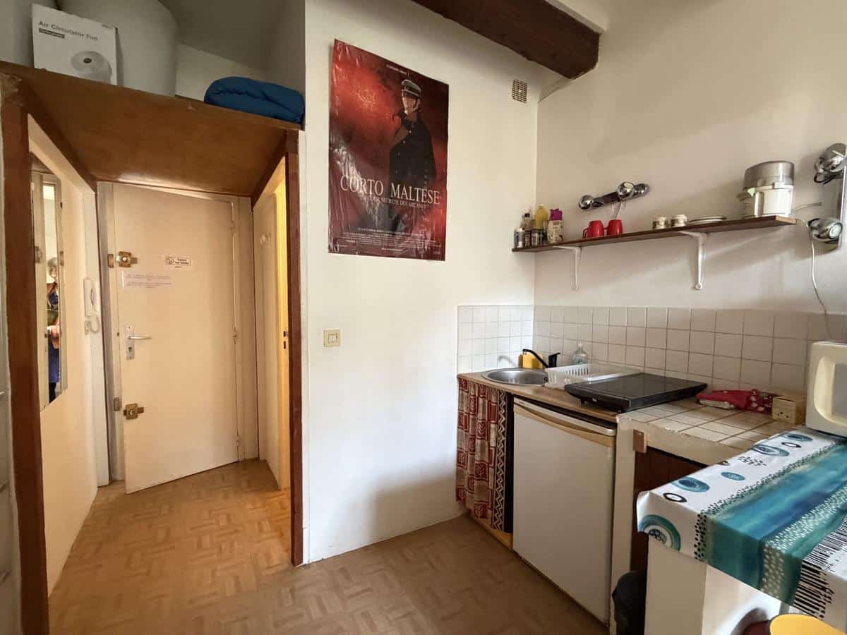 COURS SEXTIUS/VAN LOO : STUDIO MEUBLÉ À VENDRE