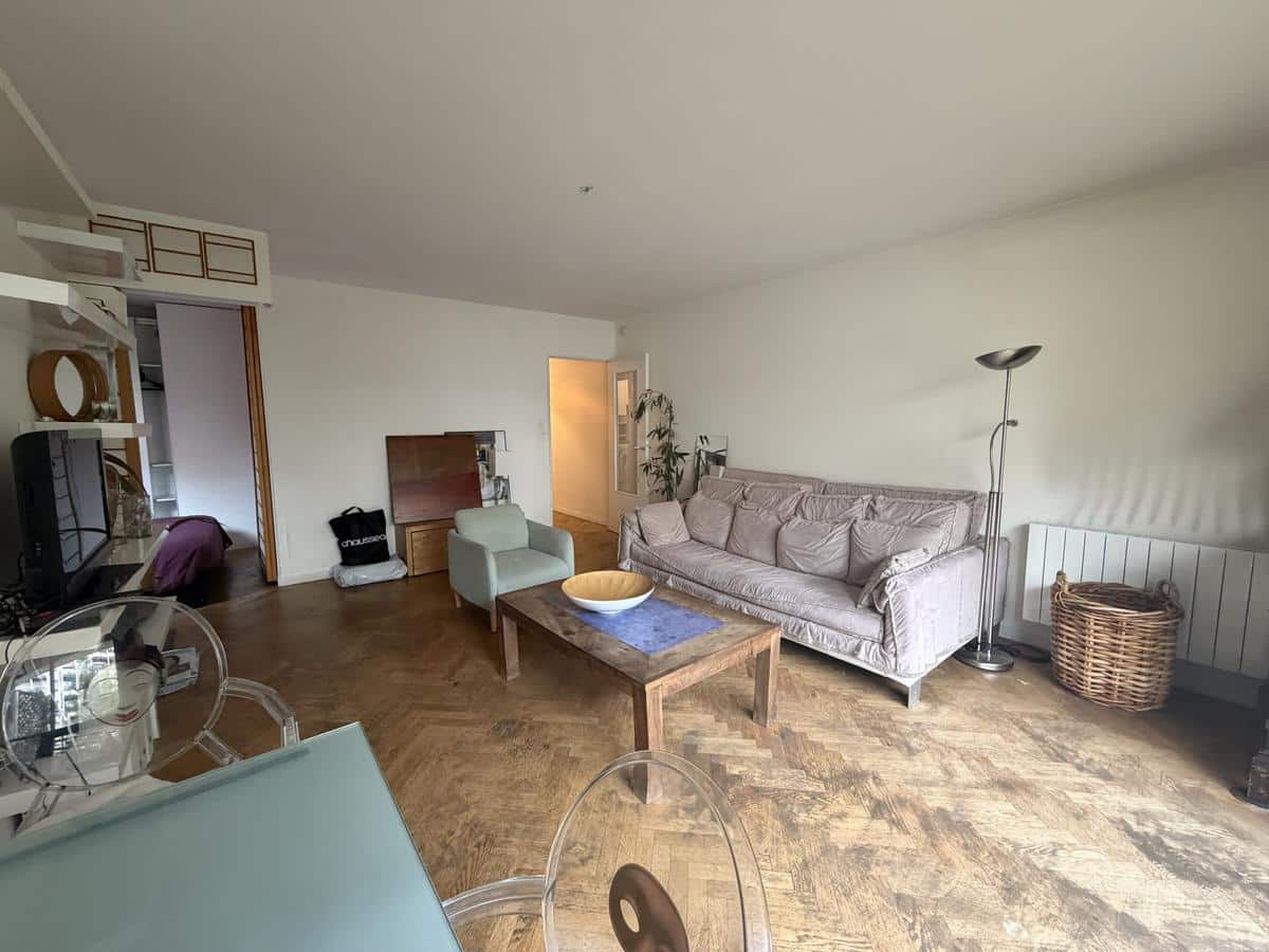 11th BREGUET SABIN-PARMENTIER / RUE BOULLE: 2-ROOM FURNISHED APARTMENT