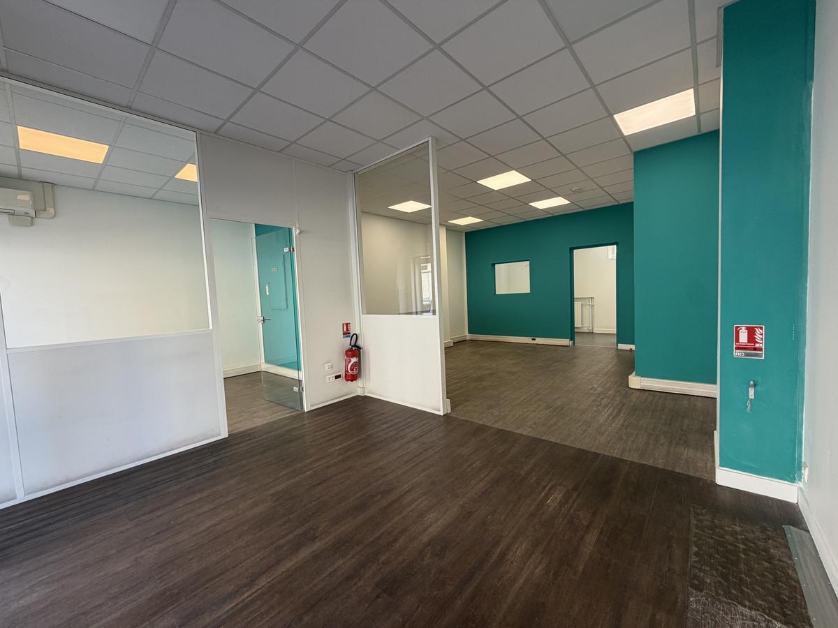 A VENDRE – LOCAL COMMERCIAL – PONT DE VIVAUX – BD FRANCOIS M