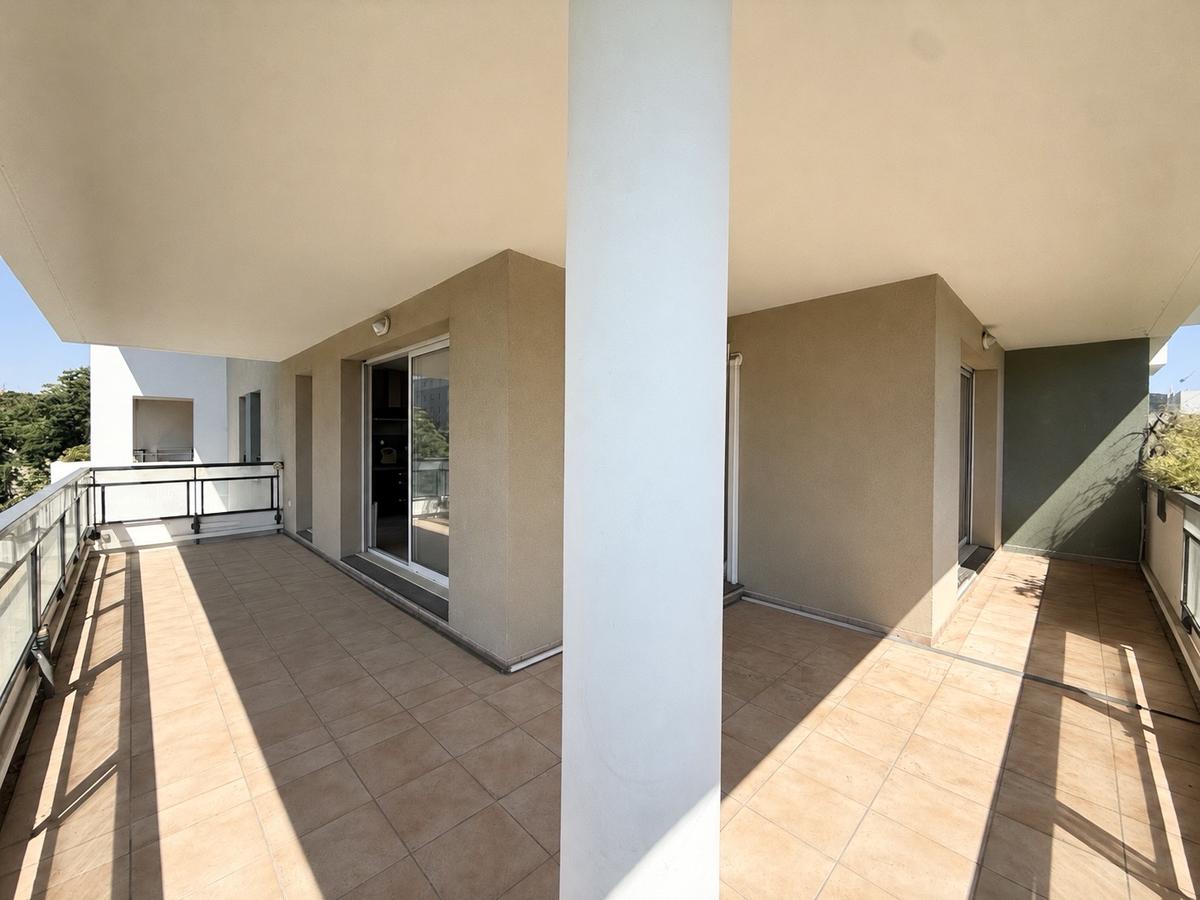Type 3 de 70 m2 avec terrasse de 30 m2 Marseille 9ème