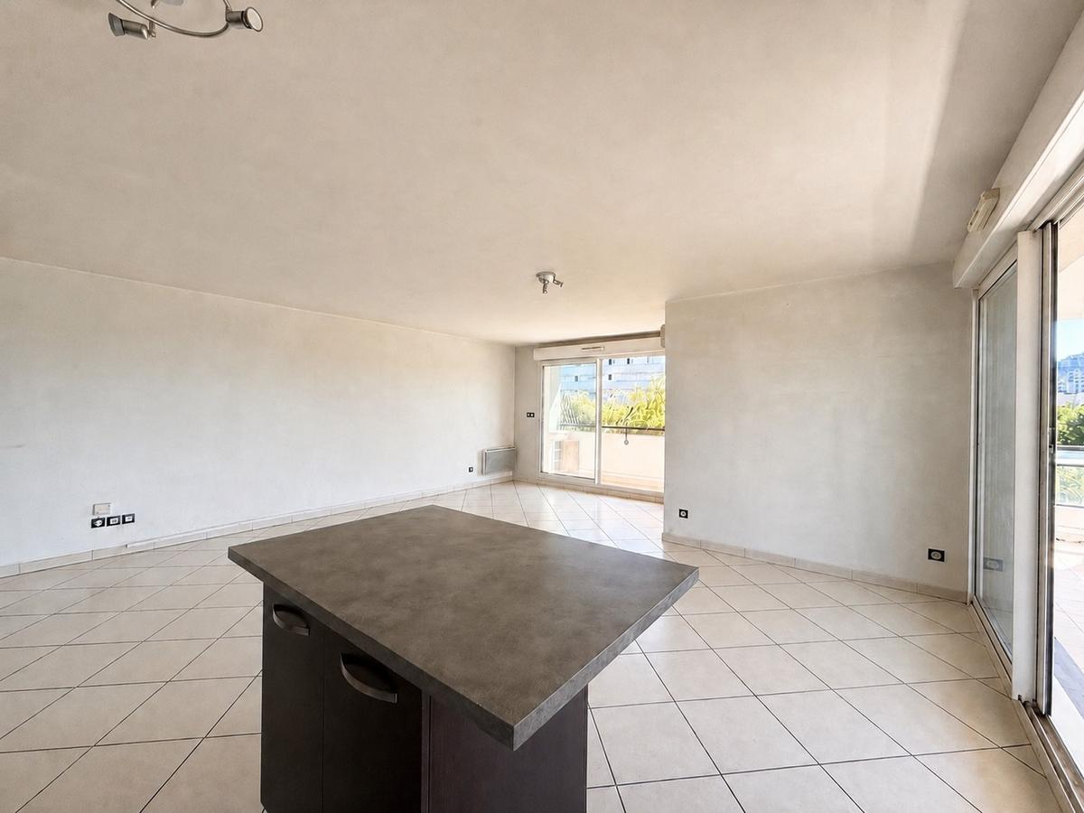 Type 3 of 70 m2 with terrace of 30 m2 Marseille 9th
