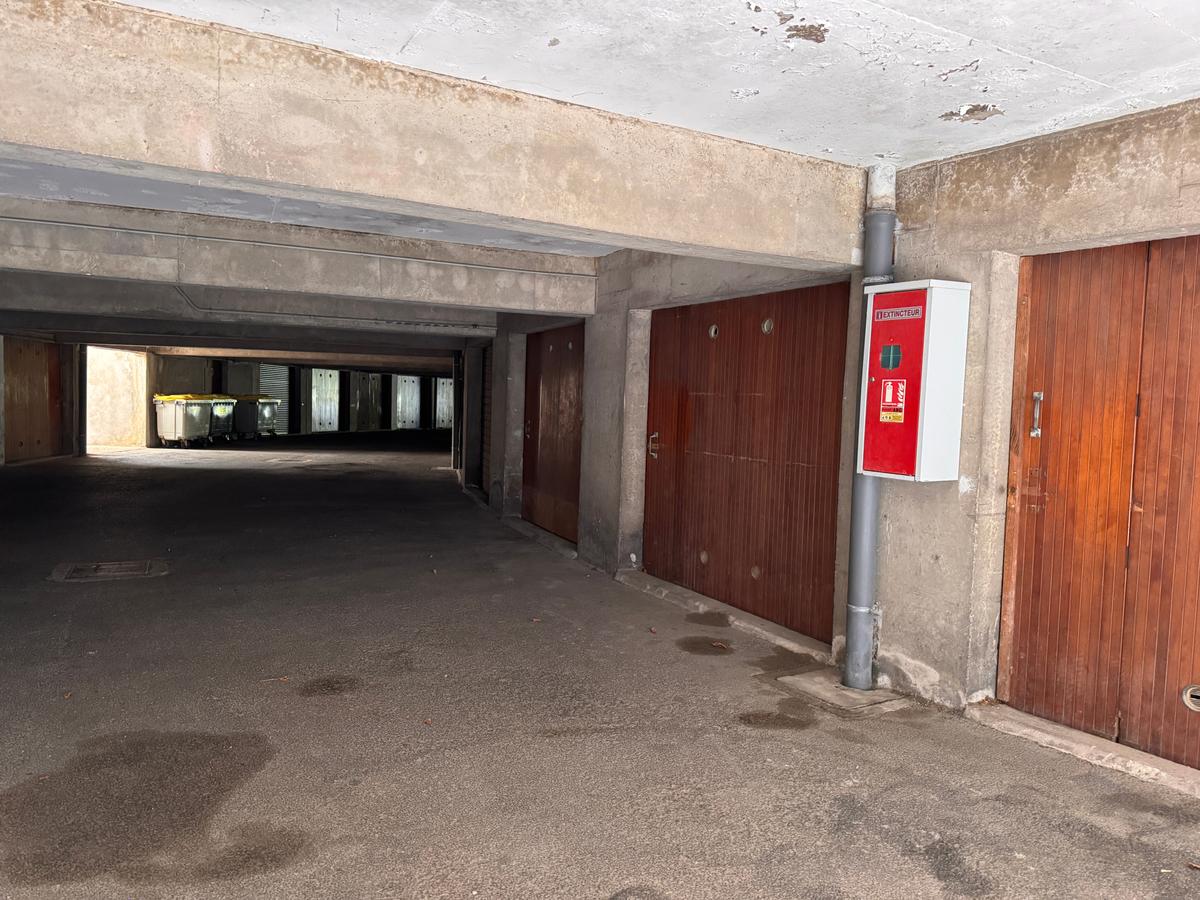 BOX FERME – RESIDENCE EDEN ROC