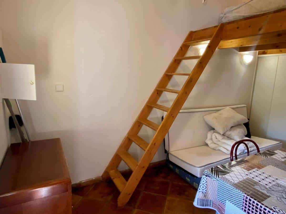 STUDIO MEUBLE Avec terrasse – MEYREUIL Proche Aix