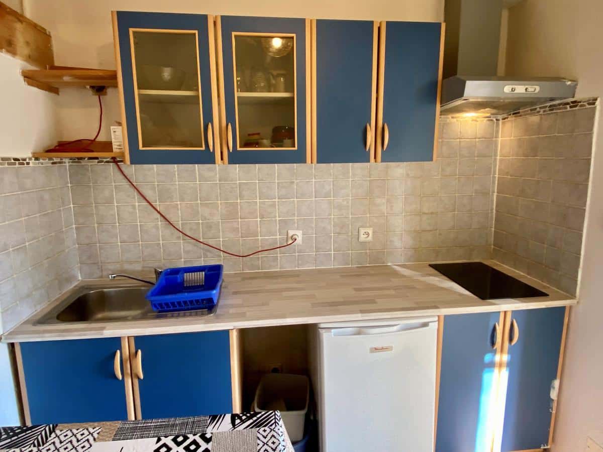 FURNISHED STUDIO WITH TERRACE – MEYREUIL Near Aix